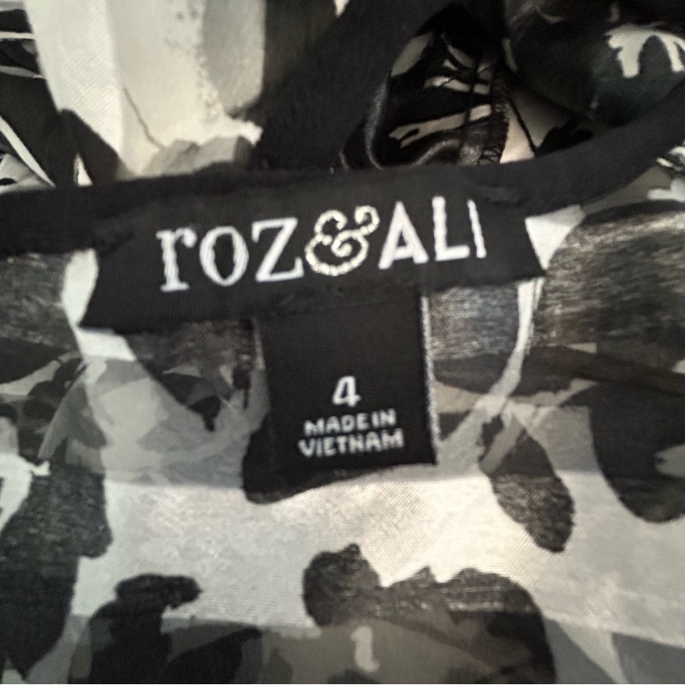 Roz & Ali black and white striped floral flared sleeveless party dress Size 4 - Picture 4 of 8